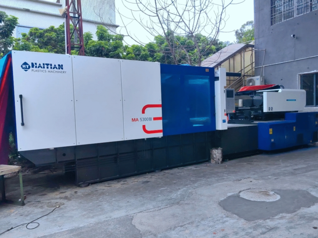plastic injection molding machine for sale