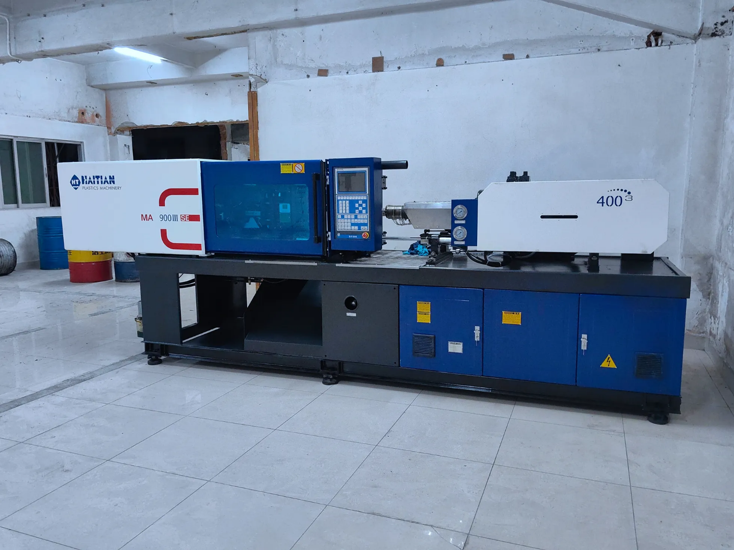 How Can a Fully Automatic Plastic Mold Injection Machine Reduce Labor Costs?