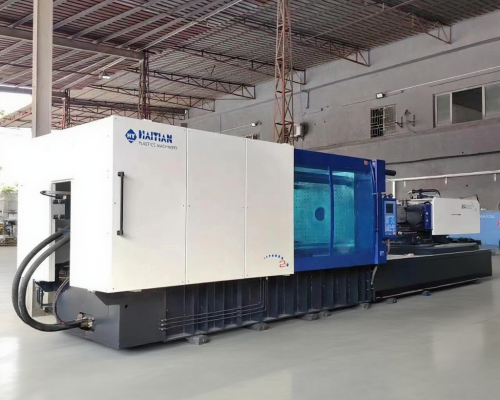 800-ton injection molding machine